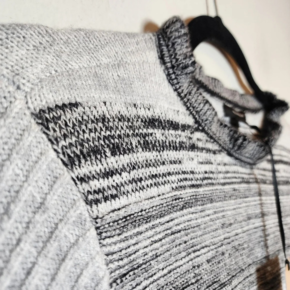 NWT Halogen Faux Cashmere Grey Stripe Puff Sleeve Sweater Size Medium - Picture 6 of 15